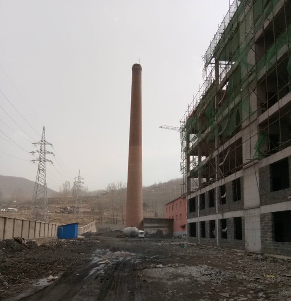 陶瓷厂40米烟囱拆除